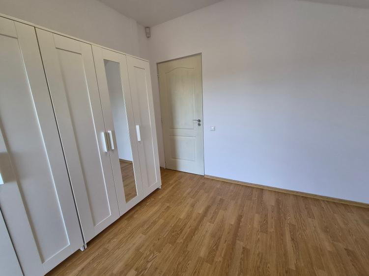 Casă individuală cu 4 camere cu Garaj în Tamași