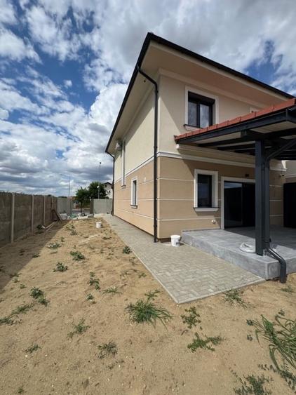 Duplex cu 4 camere cu Teren 436 Mp în Giarmata-Vii
