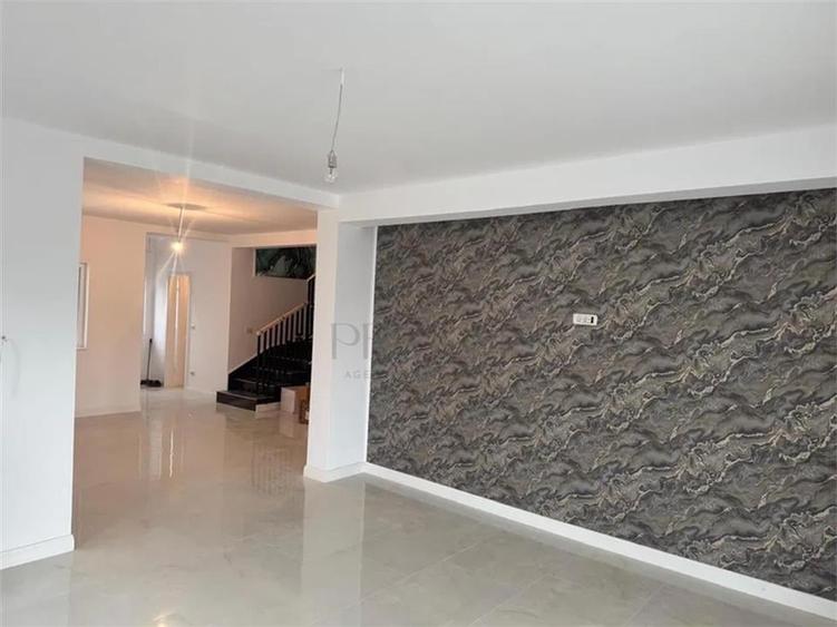 Duplex cu 5 camere cu Canalizare în Dumbrăvița