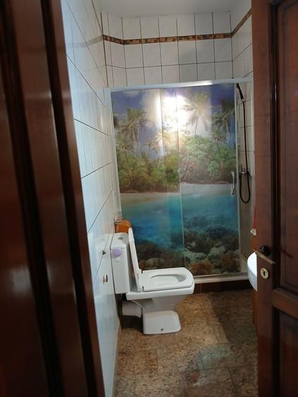 Casă cu 4 camere decomandat în Central