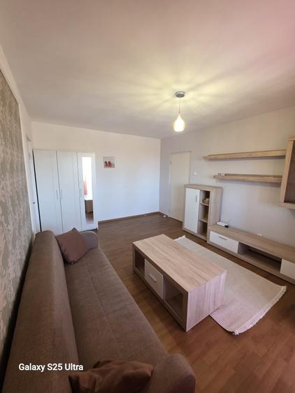 Apartament cu 2 camere semidecomandat în Florilor