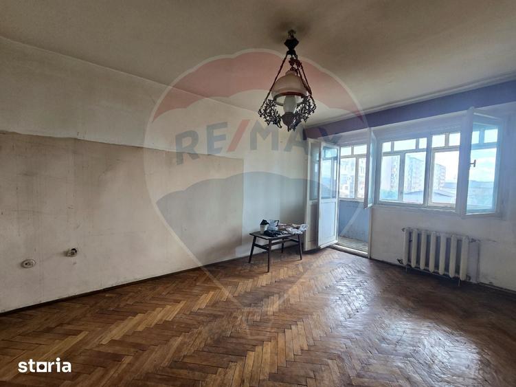Apartament cu 3 camere decomandat în Tolstoi