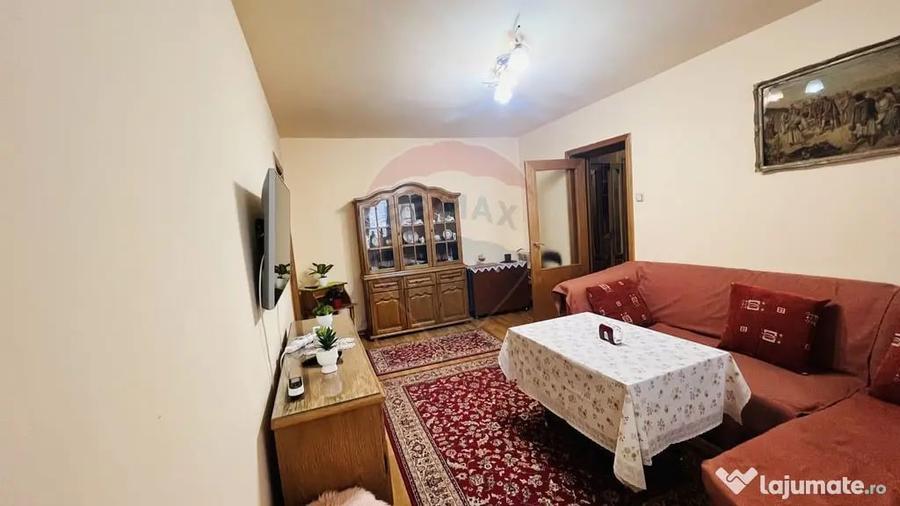Apartament cu 2 camere semidecomandat în Rogerius