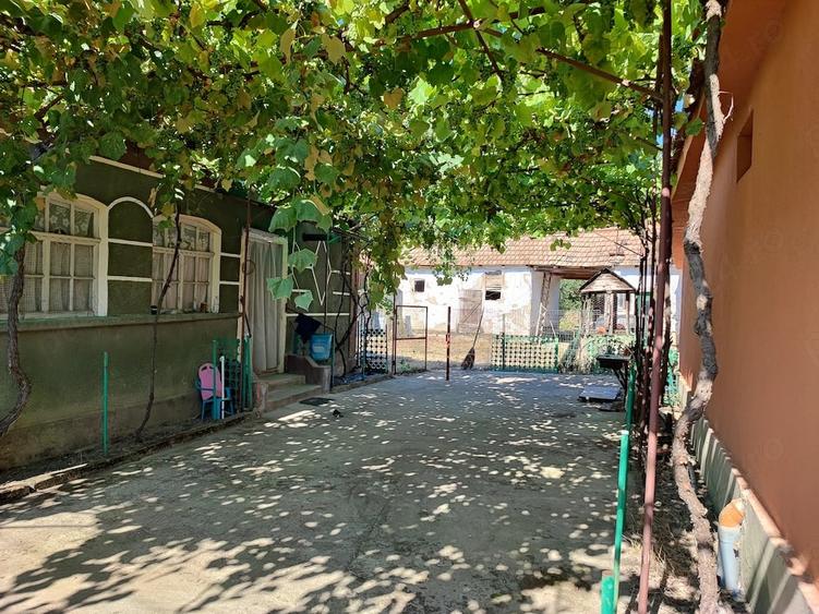 Casă cu 2 camere cu Teren 1400 Mp în Husasău de Tinca