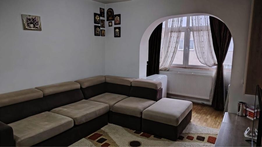 Apartament cu 3 camere decomandat în Fălticeni