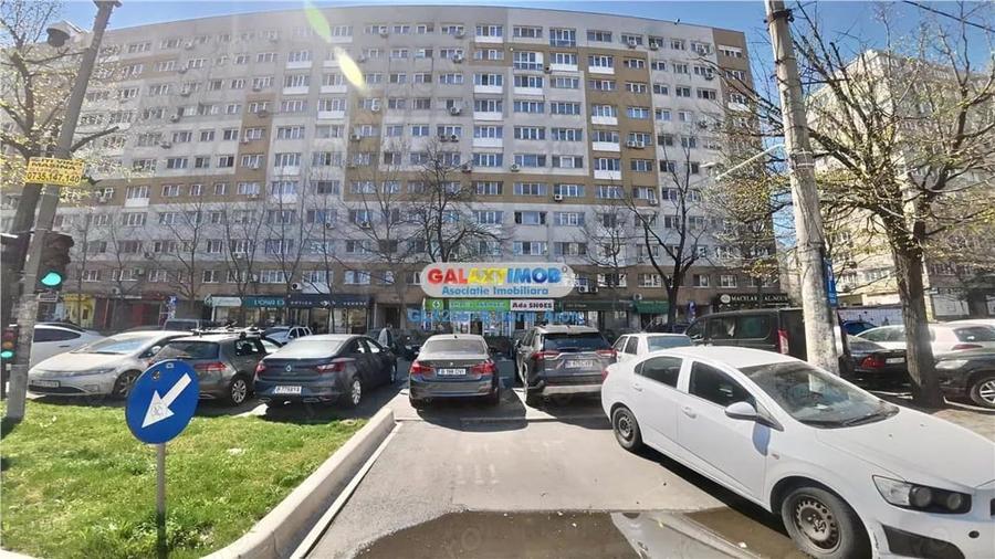 Vanzare spatiu stradal cu teren propriu - Calea Vitan - 1