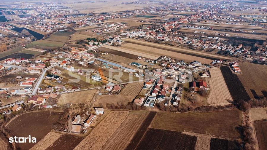 Teren de 500 mp, în Stupini