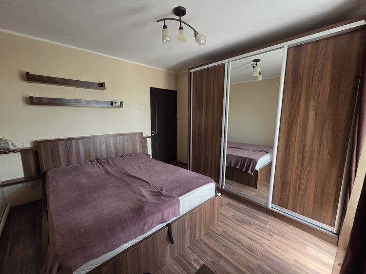 Apartament cu 4 camere decomandat în Central