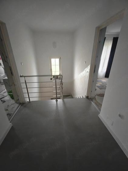 Casă cu 5 camere cu Teren 1100 Mp în Central