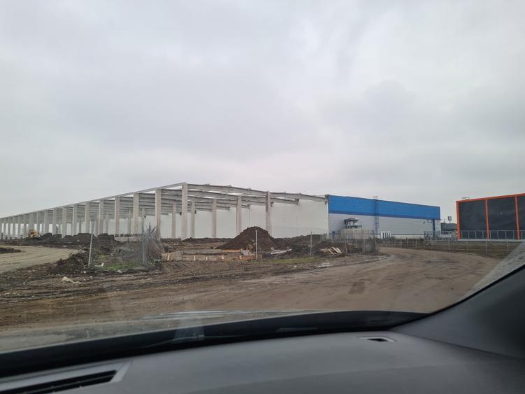 Teren Construcții intravilan de 10000 mp, în Exterior Vest