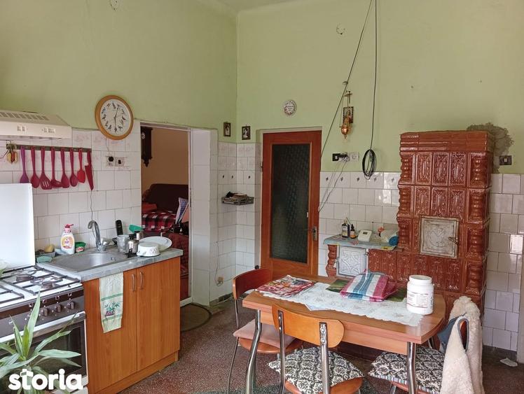Casă cu 3 camere cu Teren 370 Mp în Funcționarilor