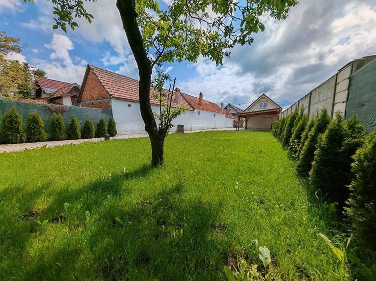 Casă cu 3 camere cu Canalizare în Periferie