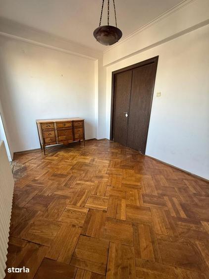 Apartament cu 3 camere în Centrul Istoric