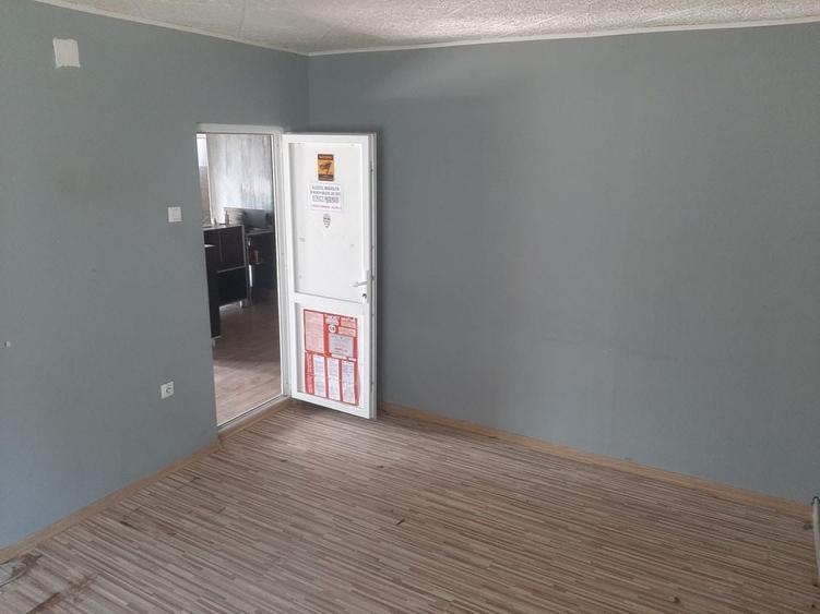 Casă cu 3 camere în Negoiești