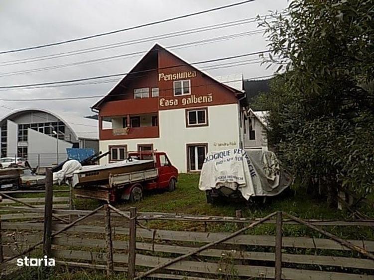Casă cu 8 camere cu Teren 900 Mp în Central