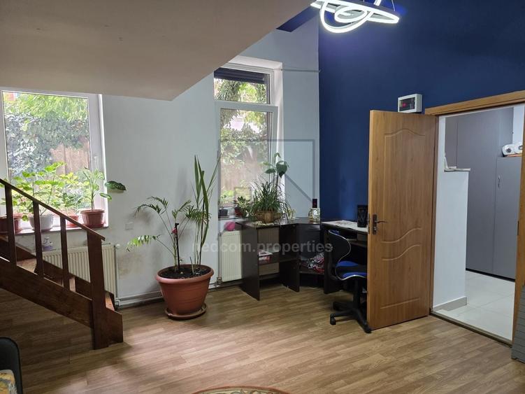 Apartament cu 4 camere decomandat, mobilat în Sebastian