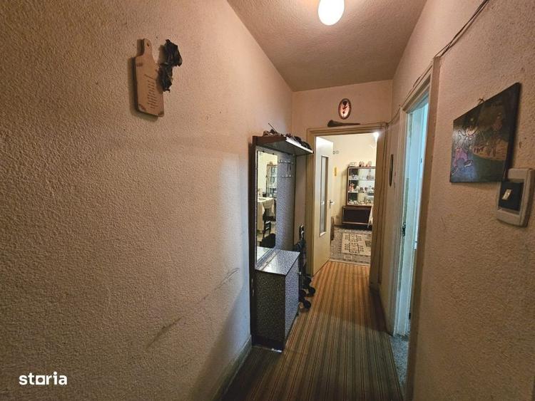 Apartament cu 3 camere semidecomandat în Giulești