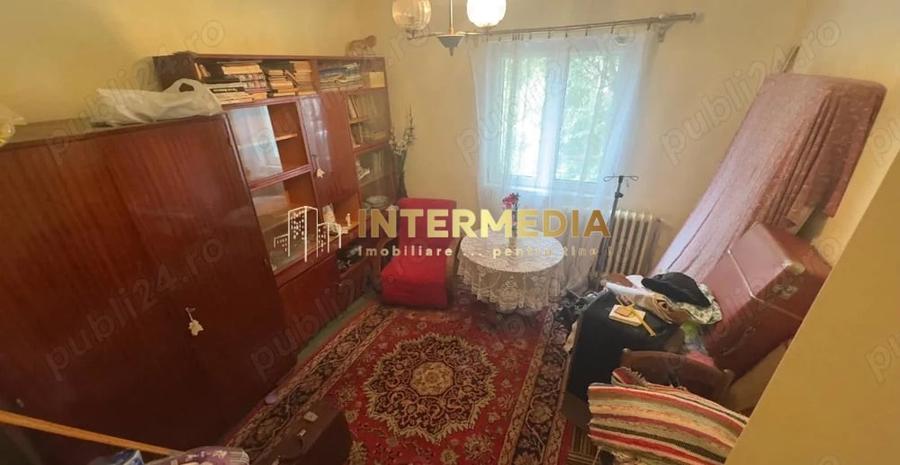 Apartament cu 3 camere nedecomandat, mobilat în Cetate