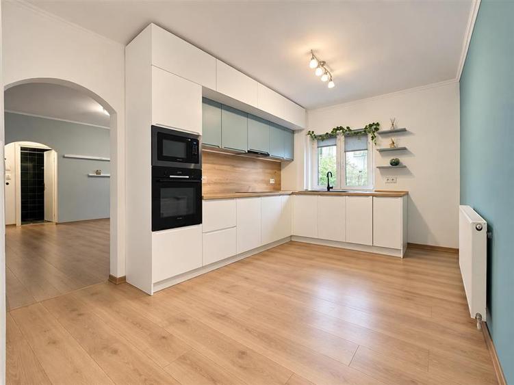 Apartament cu 3 camere nedecomandat în Rogerius