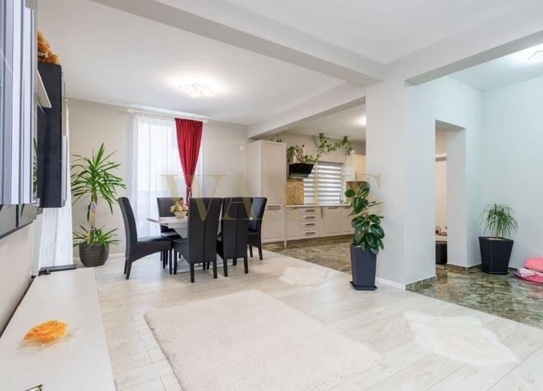 Duplex cu 4 camere cu Canalizare în Florești