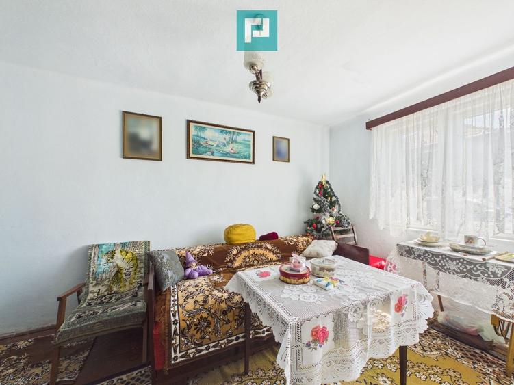 Casă individuală cu 6 camere cu Canalizare în Bujac