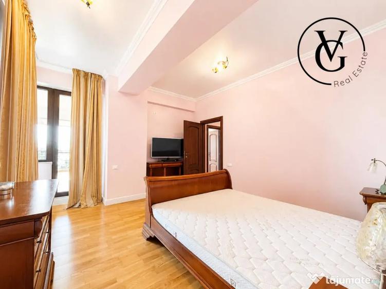 Apartament cu 3 camere semidecomandat în Central