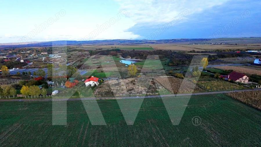 Teren de 4270 mp, în Central