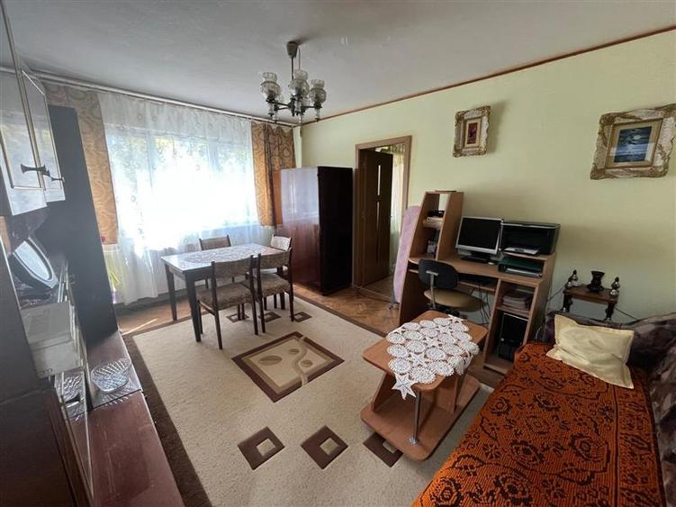 Apartament cu 4 camere semidecomandat, mobilat în Nord