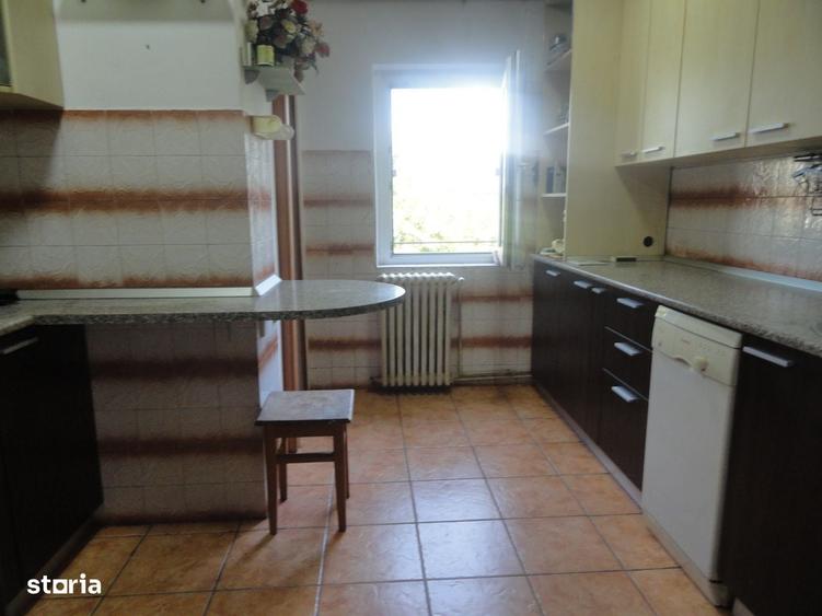 Apartament cu 4 camere decomandat în Micălaca