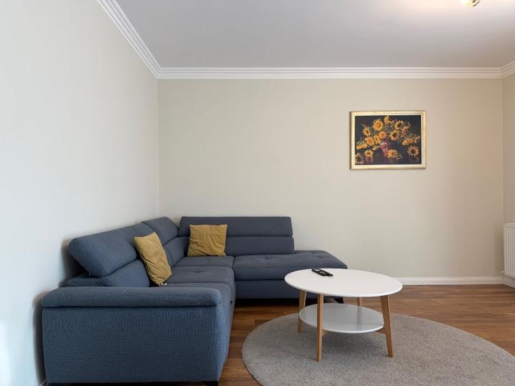 Apartament cu 2 camere semidecomandat, mobilat în Tractorul