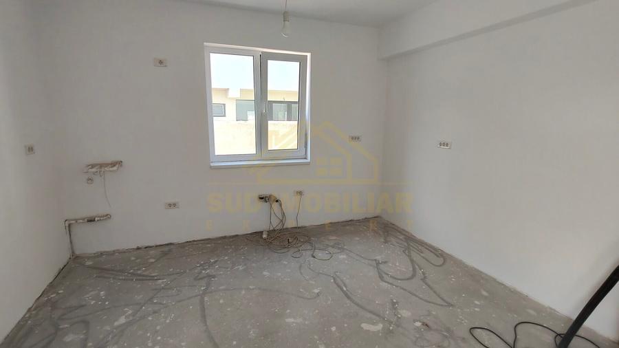 Casă individuală cu 4 camere cu Canalizare în Glina