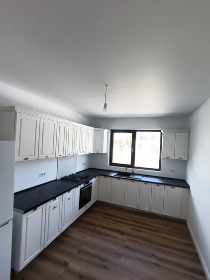 Casă cu 4 camere în Valea