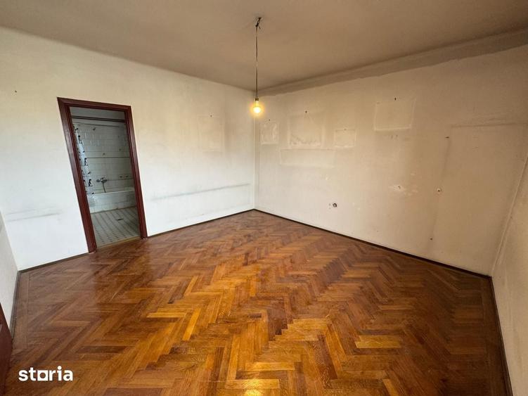 Apartament cu 3 camere în Calea Victoriei
