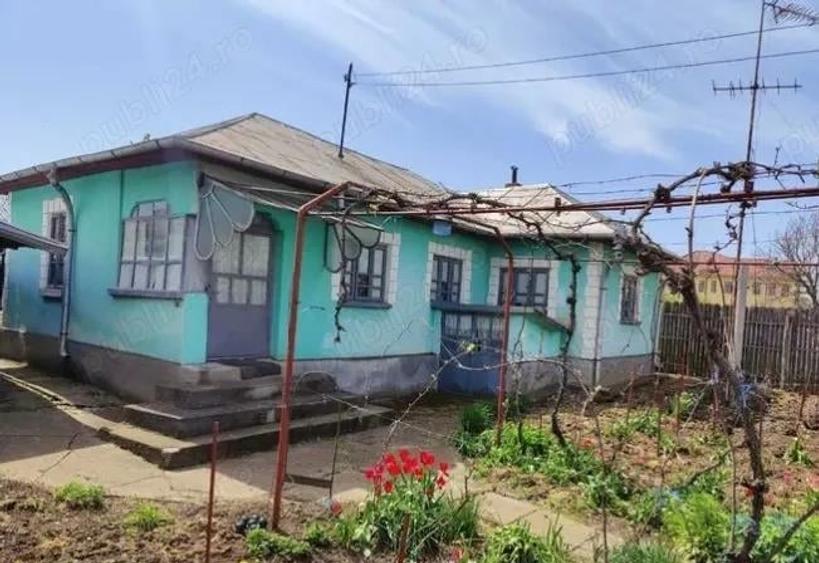 Casă individuală cu 5 camere cu Teren 1822 Mp în Perișor