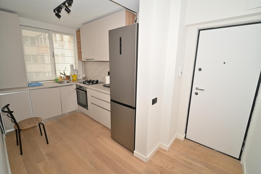 Apartament cu 2 camere semidecomandat în P-ța Amzei