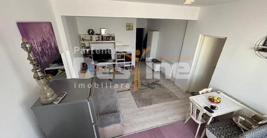 Apartament cu 2 camere semidecomandat, mobilat în Breazu