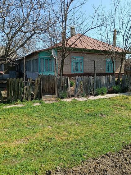 Casă cu 4 camere cu Teren 2988 Mp în Central