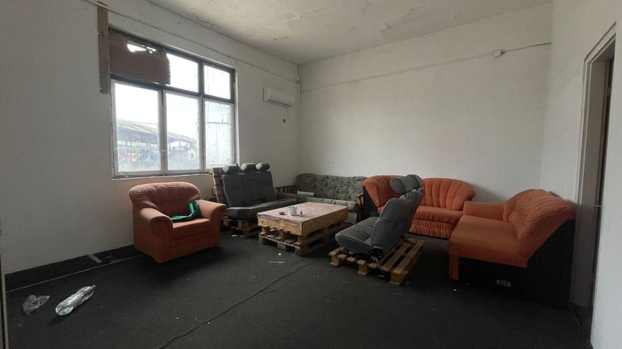 Spațiu industrial, de 857 mp, în Central