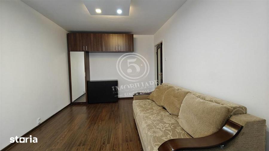 Apartament cu 3 camere decomandat, mobilat în Tei