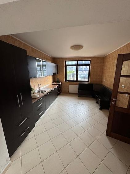 Casă cu 8 camere cu Piscina în Costinești