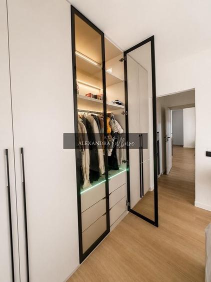 Apartament cu 3 camere semidecomandat în Florești