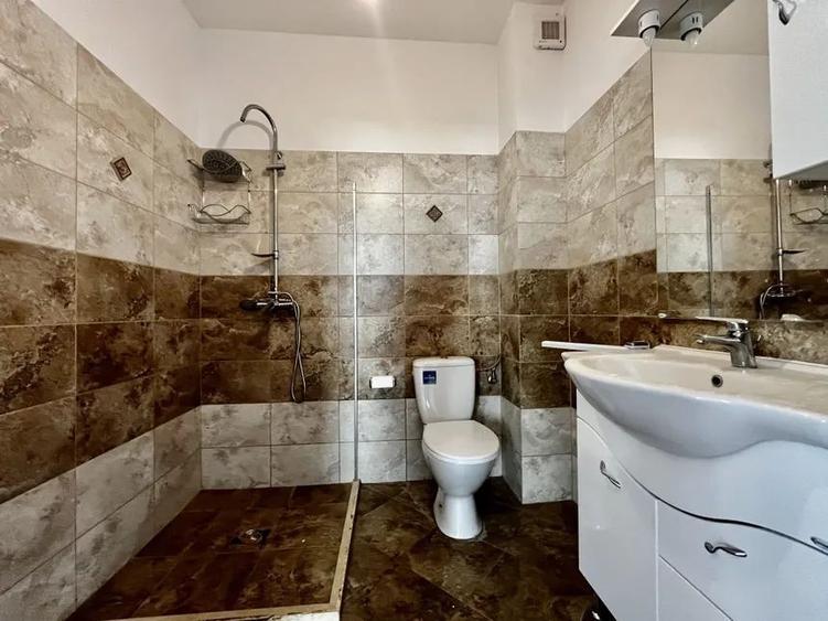 Duplex cu 5 camere cu Canalizare în Giroc