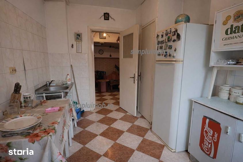 Apartament cu 3 camere decomandat în Berceni