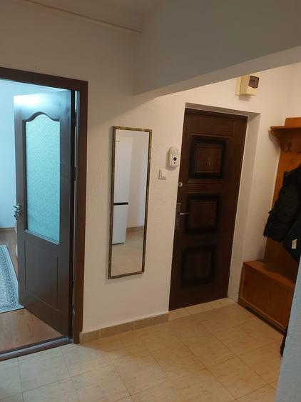 Apartament cu 3 camere decomandat în Dacia