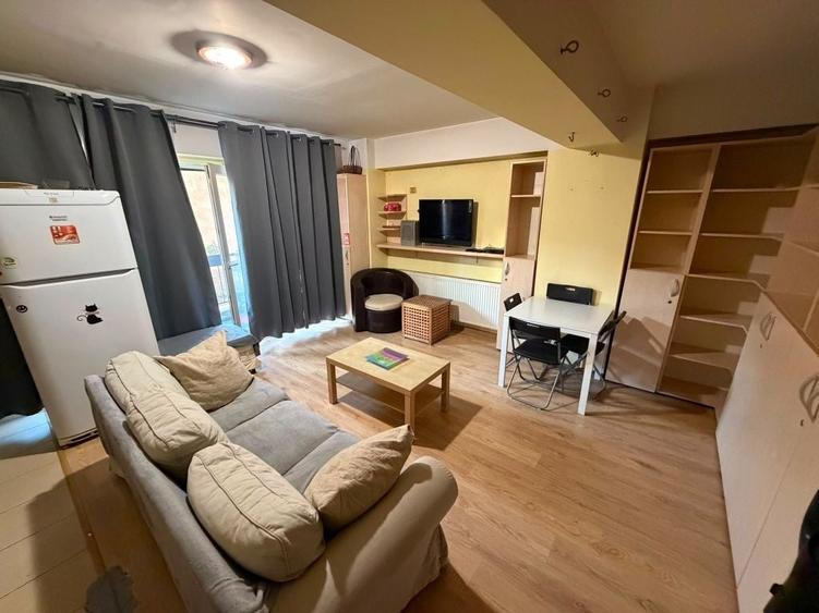 Apartament cu 3 camere decomandat, mobilat în Mogoșoaia
