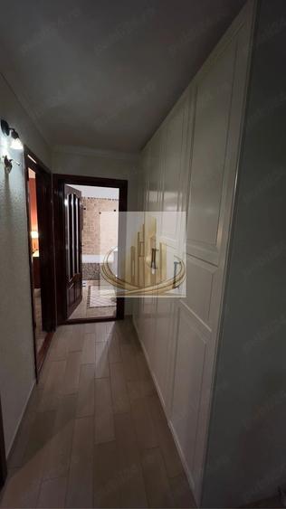 Apartament cu 3 camere decomandat, mobilat în Girocului