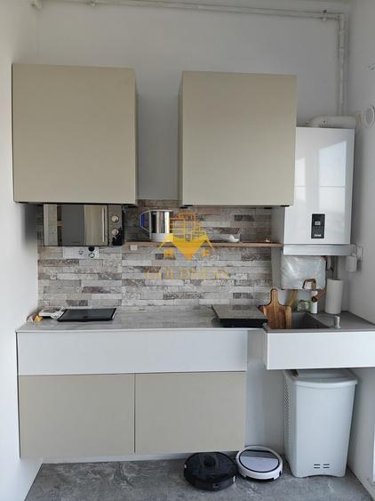 Apartament cu 2 camere semidecomandat, mobilat în Florești