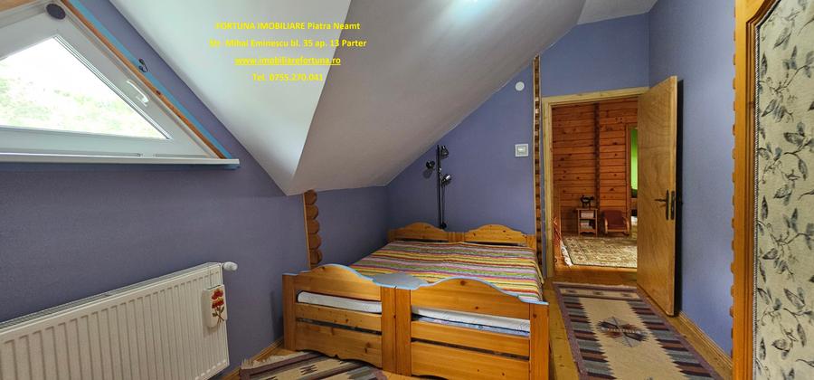 Casă cu 6 camere cu Garaj în Almaș