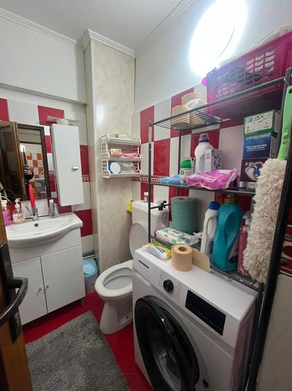 Apartament cu 3 camere decomandat, mobilat în Central