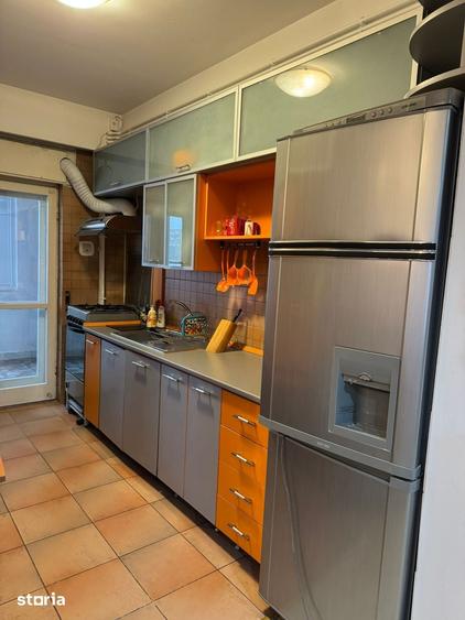 Apartament cu 3 camere în Aviatorilor